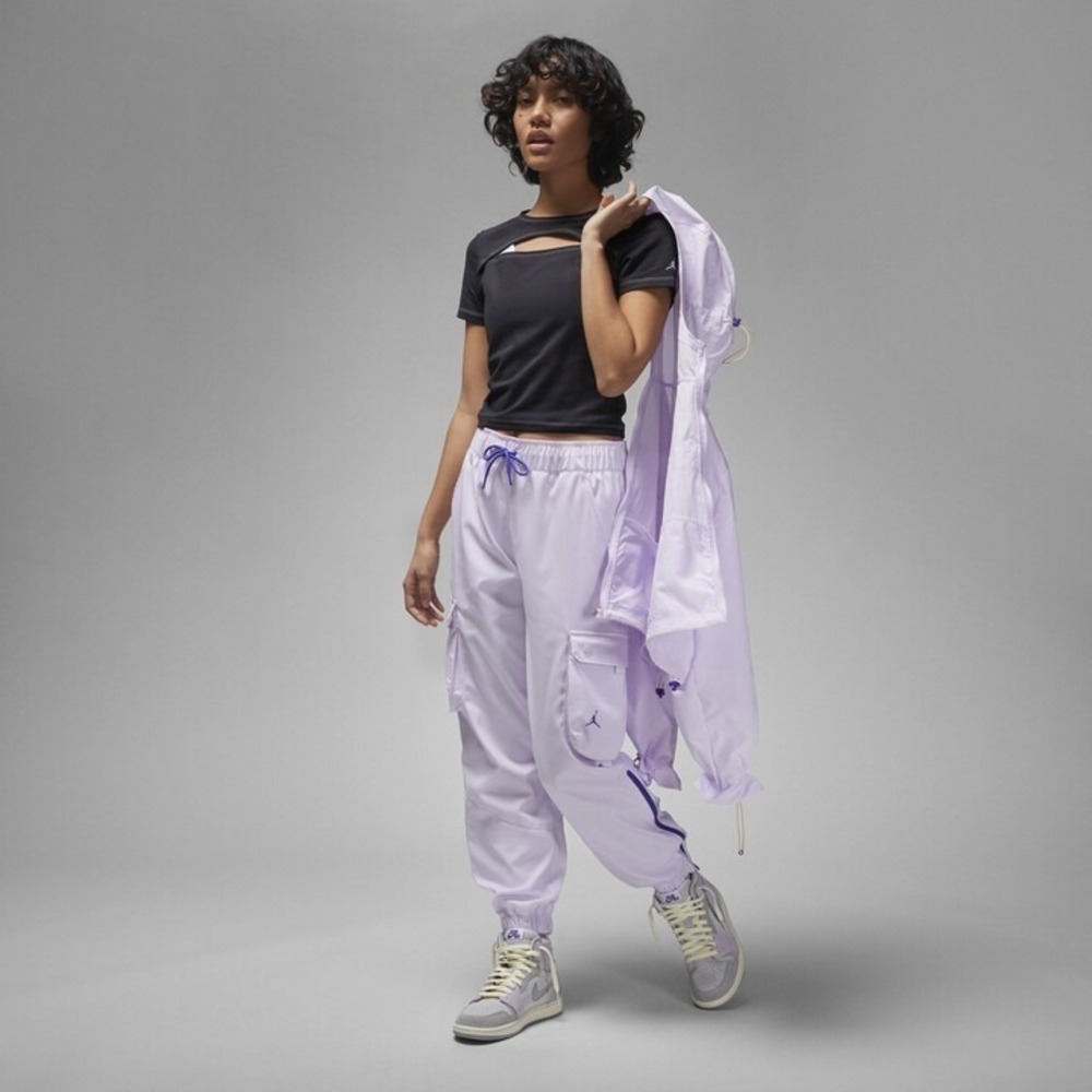 Jordan® (Women's LARGE) Sport Tunnel Pants in Barely Grape/Lapis - $115
